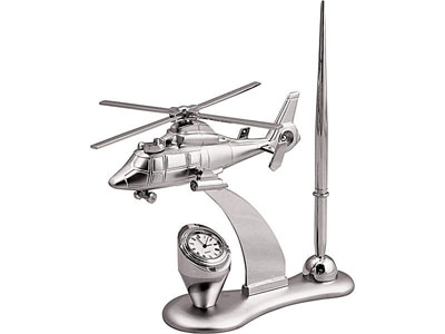 Модель вертолета с часами и ручкой
