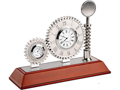 Настольный прибор «Шестеренки»: часы, термометр. При повороте ключа шестеренки приходят в движение