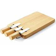 Три сырных ножа с деревянной доской для резки