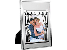 Рамка для фотографии Уют в виде окна со шторами и карнизом, 10х15 см