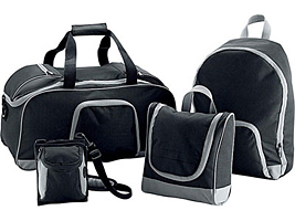 Набор сумок 4 в 1: дорожная сумка с отделением для обуви, сумка для фотоаппарата, футляр для косметических принадлежностей, рюкзак. 3 сумки складываются в одну, что экономит место при хранении