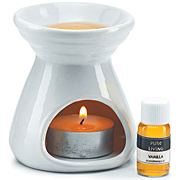 Набор ароматических свечей: керамический подсвечник, 2 свечи и ванильное масло для аромотерапии